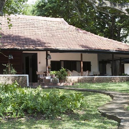 Diani House Hotel Diani Beach Exterior photo