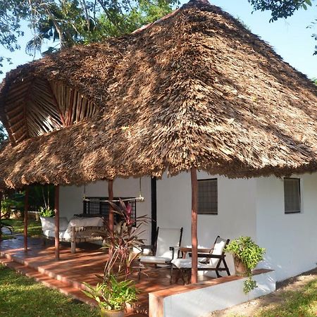 Diani House Hotel Diani Beach Exterior photo