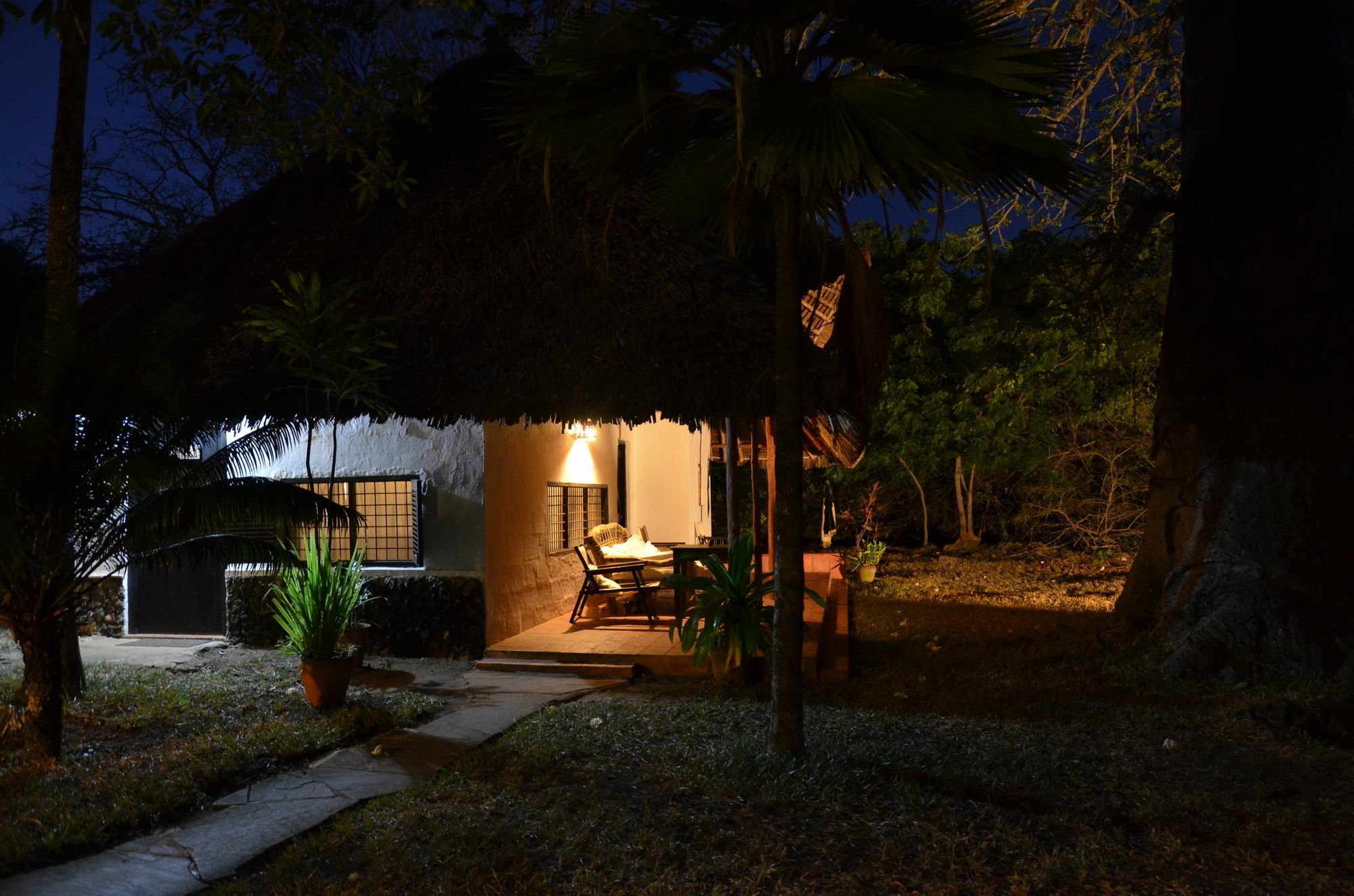 Diani House Hotel Diani Beach Exterior photo